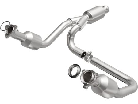 Magnaflow 14-15 Chevrolet Silverado 1500 Underbody 4.3L   5.3L Direct-Fit Catalytic Converter Sale