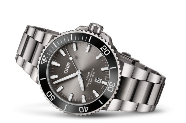 Aquis Titanium Date 01 733 7730 7153-07 8 24 15Peb For Sale