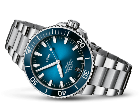 Aquis Date Calibre 400
 01 400 7763 4135-07 8 24 09Peb Sale