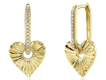 0.08CT DIAMOND HEART EARRING For Sale