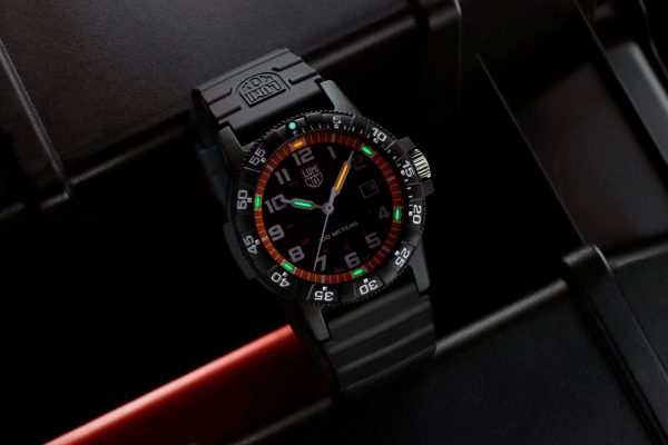 Leatherback Sea Turtle Giant
Black & Orange, 44 mm Xs.0329.1 on Sale